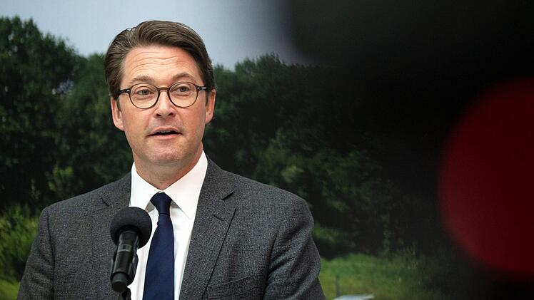Andreas Scheuer (CSU), Bundesminister f&uuml;r Verkehr und Digitale Infrastruktur, steht in der Kritik. Grund sind 200 derzeit laufende Enteignungsverfahren f&uuml;r den Stra&szlig;enbau. Foto: Ralf Hirschberger/dpa