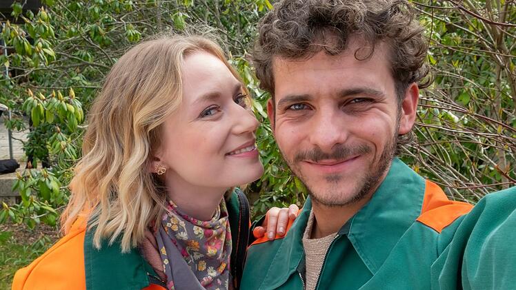 Auf einem Foto, das Sebastian Wittmer (Nino Böhlau) den Ermittlern zeigt, wirken er und die ermordete Miriam Höhmann (Martina Gierlich) sehr vertraut. Aber waren sie wirklich ein Paar?