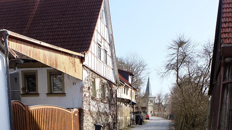 Durch das Nadelöhr "Gartenstraße":  Das Befahren von Schwerlastverkehr ist dort  sehr problematisch. Foto: Philipp Bauernschubert