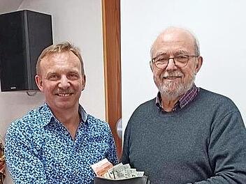 1. Vorsitzender Peter Binsteiner (links) und Kirchenpfleger Winfried Albert