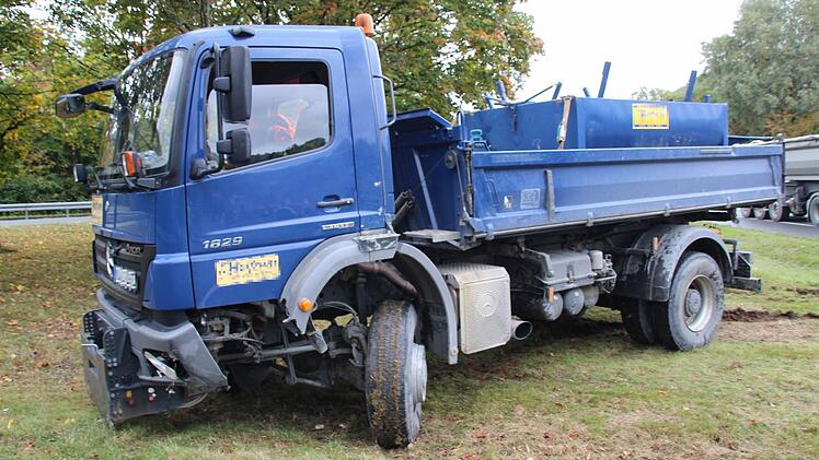 Zu einem schweren Unfall kam es heute auf der B289 in Kulmbach in Höhe Kauernburg. Foto: Matthias Beetz