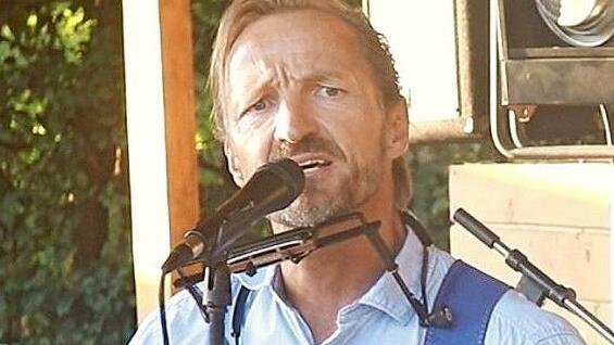 Bernd Meusel spielt Songs von Bruce Springsteen. Foto: pr