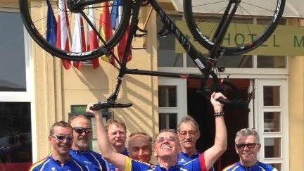 Luxemburg ist Ziel der Jubiläumstour der Oerlenbacher "Euro-Biker". Unser Foto zeigt die Sportler, die sich Städtepartnerschaft und Europa auf die Fahnen geschrieben haben. Foto: Stefan Geiger