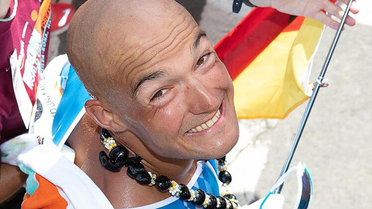 Andreas Dreitz darf sich nach dem Rennen auf Hawaii nun offiziell als eisernen Mann bezeichnen. Fünf Wochen nach der Ironman-Weltmeisterschaft auf Kona bestreitet der 29-Jährige aus Michelau am Wochenende in Tempe (Arizona) bereits seinen nächsten Langdistanz-Triathlon.  Foto: pr