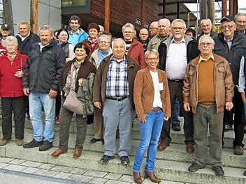 Die Reisenden der Wählergemeinschaft Untersteinach vor dem Audi-Werk in Ingolstadt Foto: Wulf