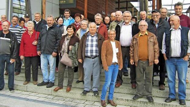 Die Reisenden der Wählergemeinschaft Untersteinach vor dem Audi-Werk in Ingolstadt Foto: Wulf