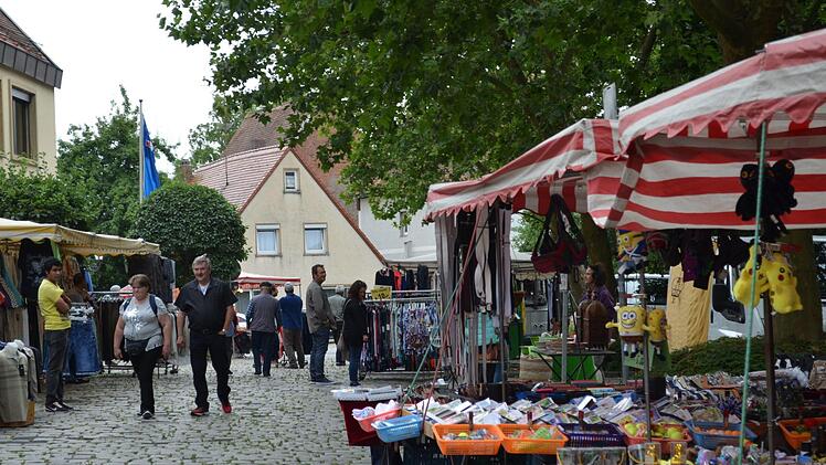 Der Kirchweihmarkt lockte am Sonntag in die Höchstadter Innenstadt. Foto: Larissa Händel