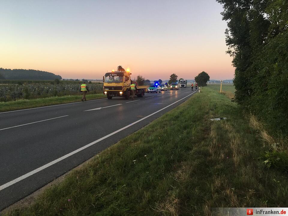 Tödlicher Verkehrsunfall auf der B2 bei Schwabach