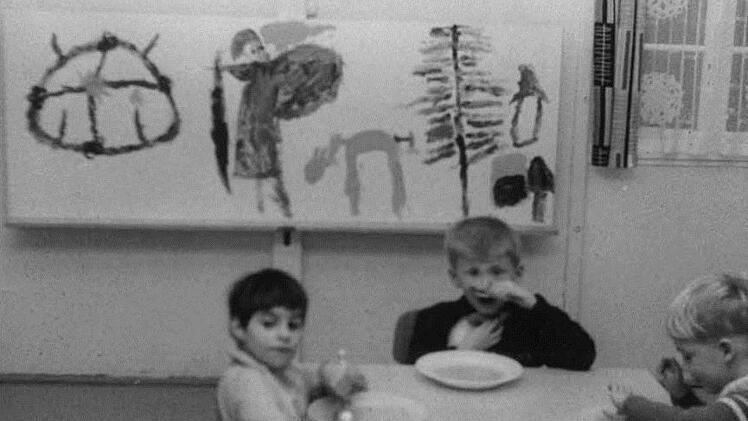 Zwei Kinder in der Anfangszeit der Lebenshilfe (1968)