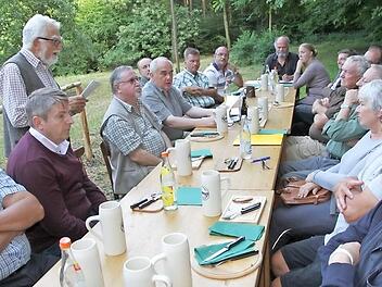 Die Teilnehmer des Treffens hörten einander zu und suchten nach Gemeinsamkeiten.  Fotos: Mathias Erlwein