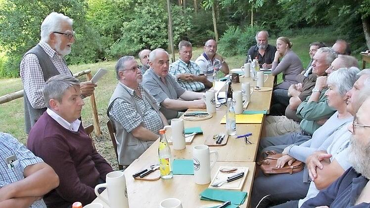 Die Teilnehmer des Treffens hörten einander zu und suchten nach Gemeinsamkeiten.  Fotos: Mathias Erlwein