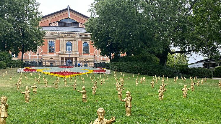 115 Richard-Wagner-Figuren begrüßten die Festspiel-Gäste - nun sind sie gestohlen worden