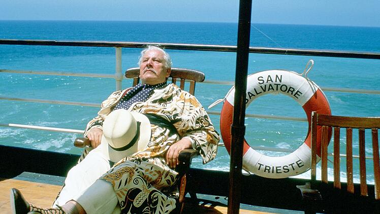 Hercule Poirot (Peter Ustinov) verbringt seine Ferien auf einem Luxuskreuzfahrtschiff mit Kurs auf Israel - doch hat er nicht lange Zeit zum Entspannen.