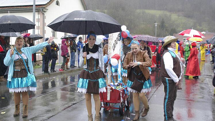 Faschingszug Aura 2016. Foto: Winfried Ehling