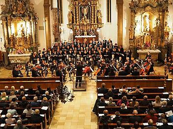 Der philharmonische Chor bei einem seiner Auftritte in St. Magdalena Foto: privat