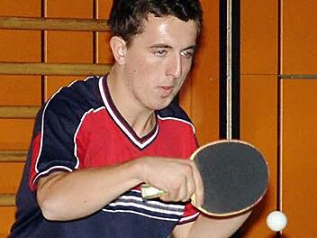 Der aus Wallenfels stammende Matthias Zeitler blieb  in seinen Einzeln unbezwungen und gewann ein Doppel mit Oliver Reinhardt. Foto: Hans Franz