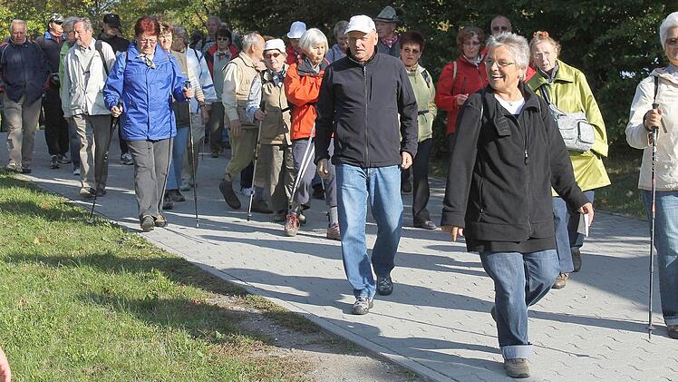 Auf nach Sonneberg. Wie hier auf einem Archivbild, werden sich die Teilnehmer der Aktion "Neustadt bewegt sich, Neustadt wandert" am Samstag, 3. Oktober, auf den Weg zum Jubiläumsfest "25 Jahre Deutsche Einheit" machen. Foto: CT-ARchiv
