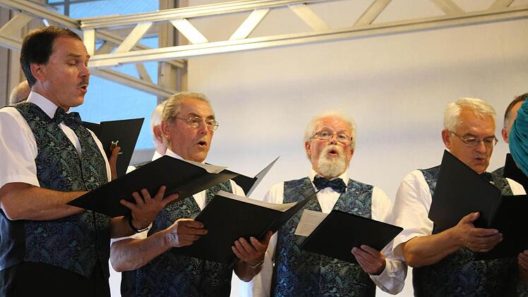 Der Leutenbacher Chor zählt viele engagierte Sänger. Foto: Franz Galster