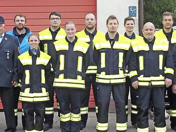 Die Gruppen der FF Lahm nach bestandener Leistungspr&uuml;fung mit den Schiedsrichtern und dem Feuerwehrreferenten der Stadt Lichtenfels Foto: Gerd Klemenz
