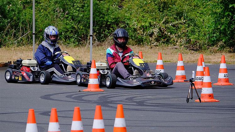 Philipp Hofmann auf Tour durch die Pylonen. Foto: Gerd Schaar