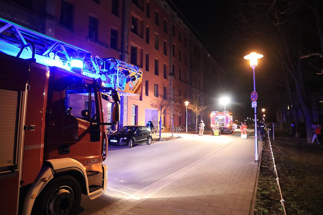Feuer in Bamberger Studentenwohnheim: Wohnung brennt voll aus