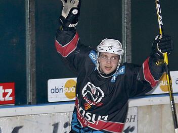 Jan Trübenekr steht nach seiner abgesessenen Spieldauer-Sperre wieder zur Verfügung. Im Spitzenspiel seiner Haßfurter "Hawks" beim Verfolger ERSC Amberg (Freitag, 20 Uhr) will der junge Tscheche zu einem guten Abschneiden beitragen. Foto: Ralf Naumann