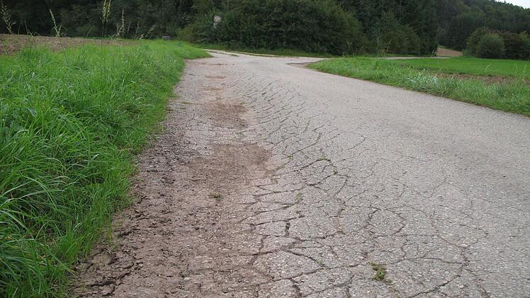 Bei der jüngsten Sitzung des Schönbrunner Gemeinderates wurde die Sanierung des öffentlichen Feld-Waldweges der Gemeinde Halbersdorf (Schafsgasse) beschlossen. Foto: Georg Hütgens