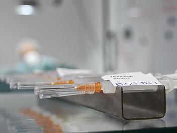 Für die Impfung bereitliegende Spritzen