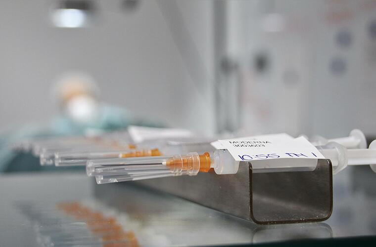 Corona-Impfung: Starke Nebenwirkungen nach zweiter Dosis Biontech - Vimarsana News