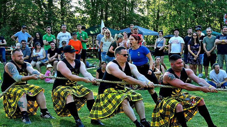 Krönender Abschluss der Highland-Games war das Tauziehen. Foto: Dieter Britz