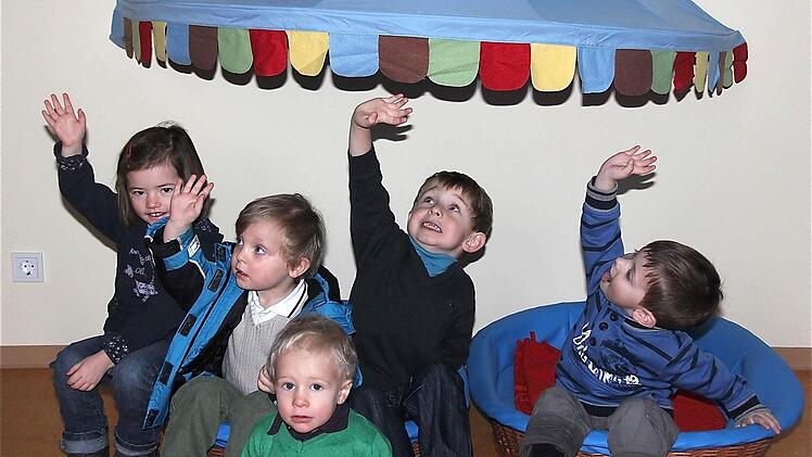 Gefreut hatten sich die Kinder über den Umbau im Kindergarten St. Michael. Einziehen werden hier allerdings die ganz Kleinen von einem bis drei Jahren.  Fotos: Gerd Schaar