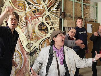 Stepanie Krumbholz, Trash-Queen Adler A.F., Mia Hochrein, Peter Braun und Sigismund Räder wollen, dass Kupsch bleibt. Foto: Heke Beudert