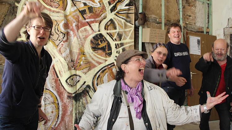 Stepanie Krumbholz, Trash-Queen Adler A.F., Mia Hochrein, Peter Braun und Sigismund Räder wollen, dass Kupsch bleibt. Foto: Heke Beudert