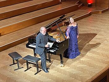 Diana Damrau und Helmut Deutsch spendierten drei Zugaben zu ihrem Liederabend.