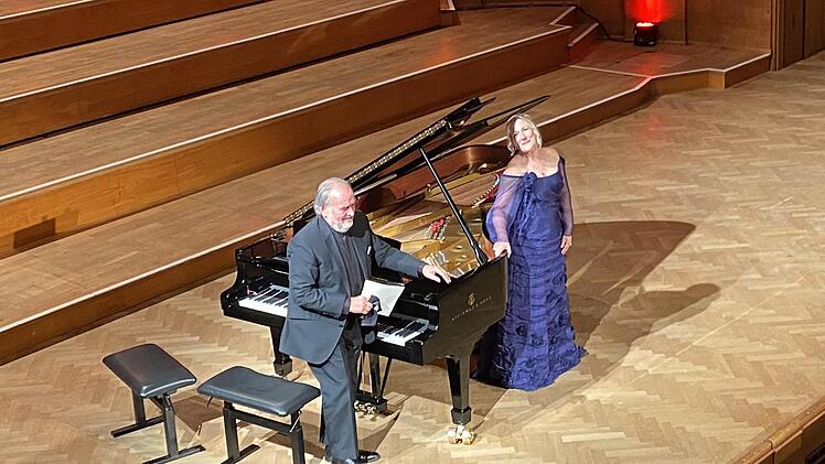 Diana Damrau und Helmut Deutsch spendierten drei Zugaben zu ihrem Liederabend.