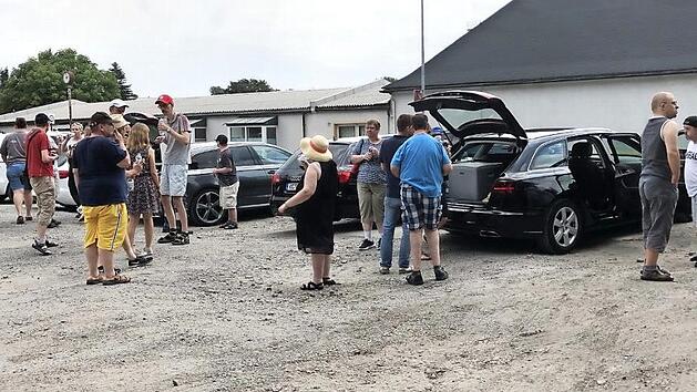 Der ASC Kronach unternahm mit 18 Wohnheim-Bewohnern/innen und vier Betreuern eine Ausfahrt durch den Landkreis Kronach und in den benachbarten Landkreis Sonneberg. Die Freude dar&uuml;ber war gro&szlig;.  Fotos: Heike Sch&uuml;lein