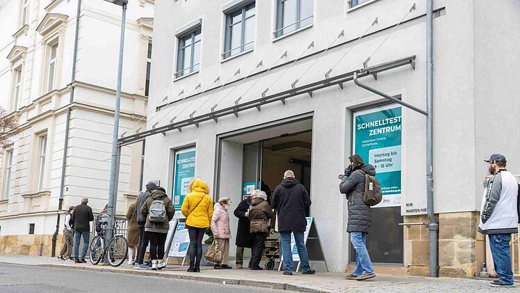 Bamberg: Corona-Tests wieder kostenlos: Ansturm auf Testzentrum
