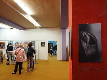 Die Ausstellung im früheren Kaufhaus ist gut besucht. Foto: Arkadius Guzy