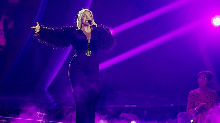 Beatrice Egli wird einen Song von und mit Howard Carpendale singen.