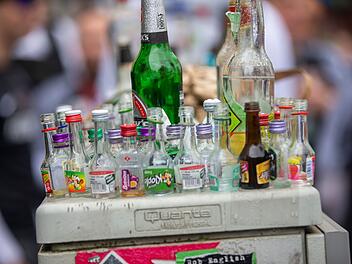 15-J&auml;hriger betrunken auf H&ouml;chstadter Kerwa erwischt - mit Rucksack voller Alkohol