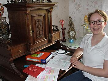 Die angehende Medizinerin Sophia Schirmer mag ihre Unistadt München. Doch ihr Herz hängt an ihrer Heimat  Pressig. Deshalb hat sie beschlossen, später im Landkreis zu praktizieren. Foto: Veronika Schadeck