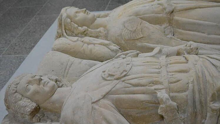 Grabmal von Otto von der Bodenlauben und Beatrix (geborene de Courtenay) in der Klosterkirche von Frauenroth. Foto: Björn Hein