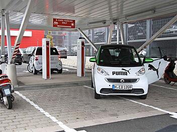 Im Herbst 2012 hat Puma in Herzogenaurach eine Solartankstelle eröffnet. Diese steht für jedermann zur Verfügung.  Foto: Richard Sänger