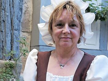 Die Lutherpfanne - präsentiert von Silvia Tauss - ist eine von vielen kulinarischen Besonderheiten, die es schon zu Luthers Zeiten gab, und in der Museumsnacht angeboten wird. Es muss jedoch nicht unbedingt so gehaltvoll sein - auf den Speisekarten der beteiligten Gastronomen stehen auch ein Sauerkirschsüppchen oder eine Brot-Bier-Suppe. Foto: Martin Rohm