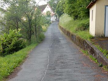 Die Rabensteinstraße. Hier in dem Bereich sollen die Lücken in der Straßenbeleuchtung geschlossen werden, eine Maßnahme di auf alle Anlieger umgelegt wird.Reinhard Löwisch