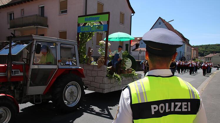 Eindrücke vom Nüdlinger Festzug. Foto: Ralf Ruppert