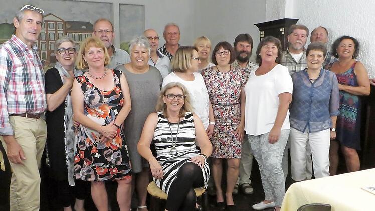 Zum Klassentreffen kam der Abiturjahrgang 1976 im Staatsbad zusammen.  Foto: Margarita Hauptmann-Fronczek