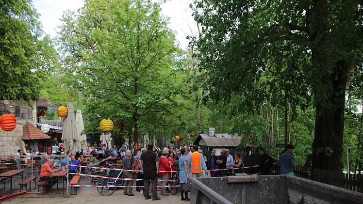 Auf dem Entla's Keller soll unter anderem der Baum rechts im Bild fallen. Foto: Christian Bauriedel