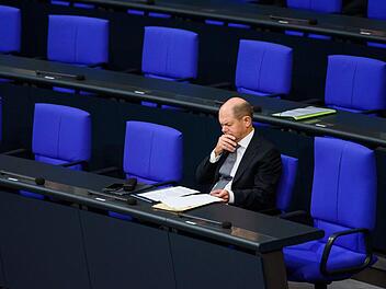 Die Zeiten der sprudelnden Steuerquellen sind für Finanzminister Olaf Scholz (SPD) womöglich bald vorbei. Foto: Gregor Fischer/dpa
