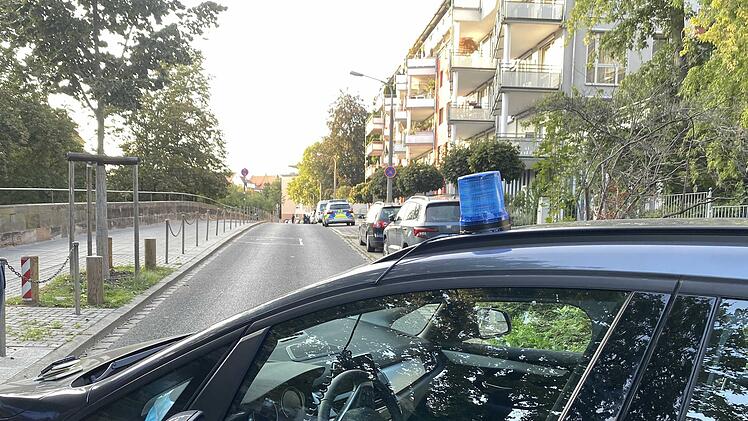 Aktuell kommt es zu einem Großeinsatz der Polizei im Nürnberger Norden. Laut ersten Informationen hat es am Samstag (19. September.2020) einen lauten Knall in einem Mehrfamilienhaus am Maxtorgraben gegeben.